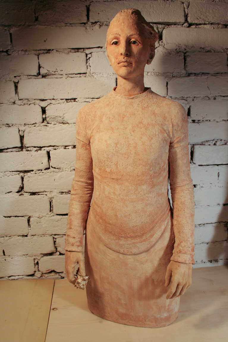 Luigi Gatti - 'La mia amata conchiglia' • terra cotta • 76 x 32 x 20 cm - d'Haudrecy Art Gallery